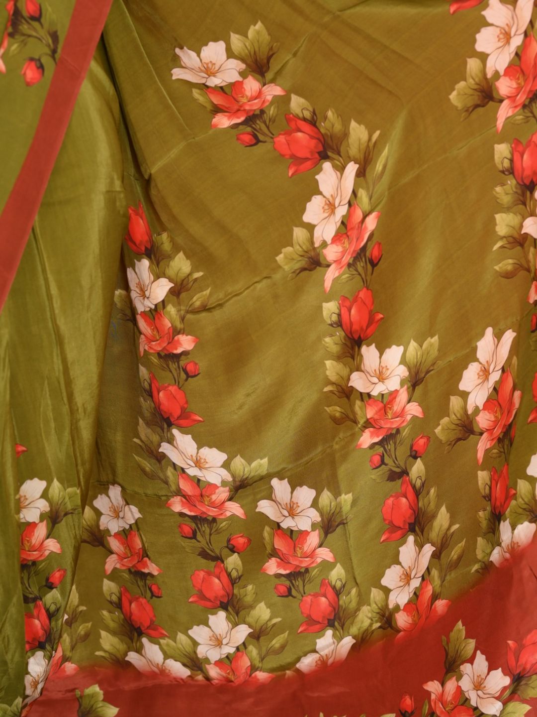 Olive Garden Saree - Image 3