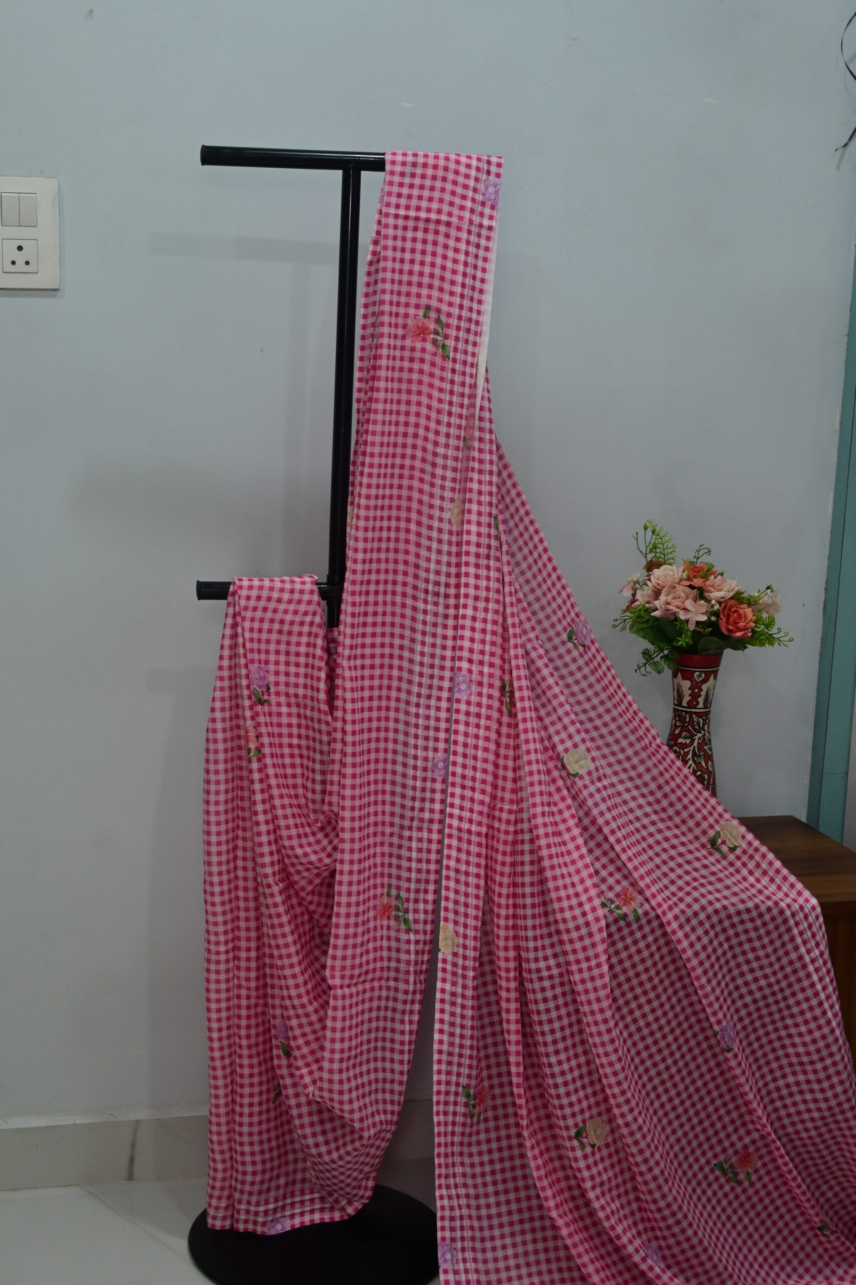 strawberry 🍓 picnic saree - Image 4