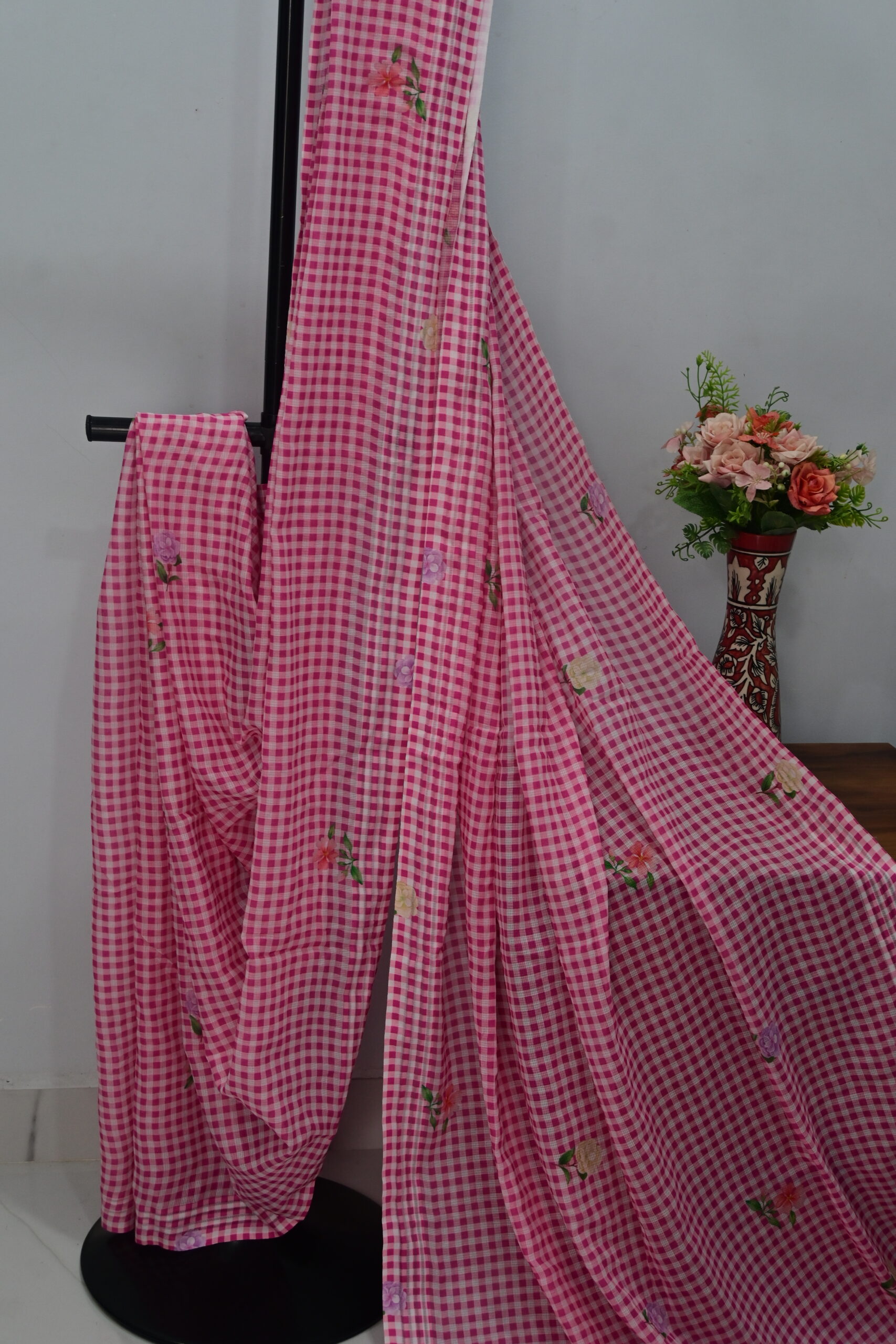 strawberry 🍓 picnic saree - Image 2